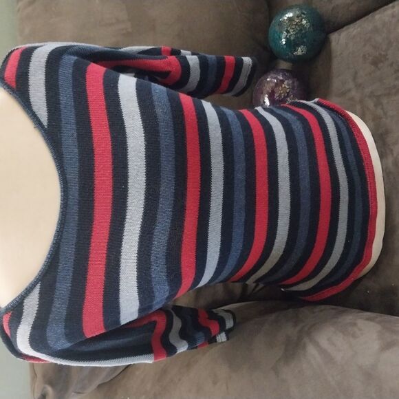 One Clothing Navy and Red Knit Lightweight Sweater - Picture 2 of 4